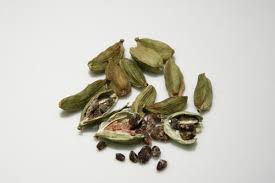 Cardamom seed tea is a good home remedy for controlling vomiting and its causes. It can stop or give relief to vomiting.