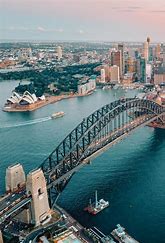 An impressive steel arch bridge that offers breath taking views of the city and the harbor. Visitors can climb the bridge or enjoy a walk across it, which is good for weekend getaway destinations in Australia.