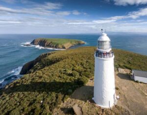 Cape Bruny Lighthouse, Australia’s second oldest lighthouse, provides visitors with stunning views of the rugged coastline and surrounding Southern Ocean.