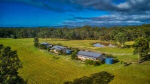 Lovedale is a peaceful retreat in the Hunter Valley, offering a mix of boutique wineries, art galleries, and scenic walking trails.