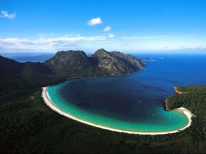 One of the most iconic spots in Freycinet National Park, Wineglass Bay boasts pristine white sands and crystal-clear turquoise waters, perfect for swimming and sunbathing.