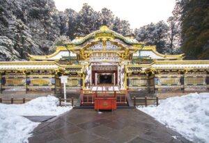 This UNESCO World Heritage site is dedicated to Tokugawa Ieyasu, the founder of the Tokugawa shogunate. The shrine complex features ornate carvings, colorful decorations, and beautiful natural surroundings.