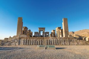 Located near Shiraz, Persepolis is an ancient city that was once the ceremonial capital of the Achaemenid Empire. The site is home to impressive ruins, including the Gate of All Nations, Apadana Palace, and the Throne Hall.