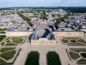 Overall, the Palace of Versailles is a UNESCO World Heritage site that offers a glimpse into France's royal history and grandeur, making it a must-visit destination for tourists seeking to immerse themselves in the country's rich cultural heritage.