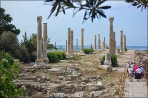 Another UNESCO World Heritage Site, Tyre is an ancient Phoenician city with a rich history dating back to the Bronze Age.Visitors can explore the impressive Roman ruins, including the Roman Hippodrome and the Al-Bass archaeological site.