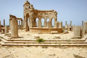 Located near the city of Al Khums, Leptis Magna was once one of the most important cities of the Roman Empire.Its well-preserved ruins include a vast forum, amphitheater, triumphal arches, and intricate mosaics, offering insight into Roman urban life.
