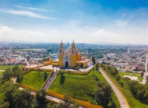 Known for its beautifully tiled buildings and delicious cuisine, Puebla is home to the historic center with its impressive cathedral and ornate churches.