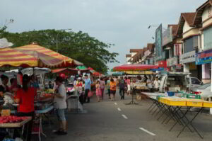 A traditional open-air market in Bandar Seri Begawan, it offers a vibrant atmosphere where visitors can experience local culture, cuisine, and crafts.