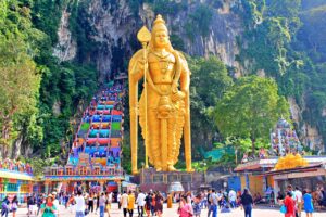 Located near Kuala Lumpur, the Batu Caves are a series of limestone caves and cave temples that are a significant Hindu pilgrimage site in Malaysia.