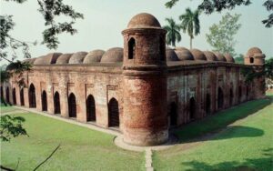 A UNESCO World Heritage site in Bagerhat, this 15th-century mosque is famous for its impressive architecture with sixty stone domes and numerous arches.