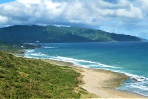 Located at the southern tip of Taiwan, Kenting National Park is famous for its beautiful beaches, coral reefs, and diverse ecosystems. Tourists can enjoy water sports, hiking, and exploring the vibrant night markets in the nearby town of Kenting.