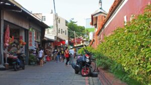 Lukang is a historic town known for its well-preserved architecture and traditional crafts. Tourists can stroll along the old streets, visit ancient temples, and try local delicacies such as oyster omelets and fried tofu.