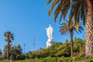 Located in Santiago, this hill offers breathtaking views of the city and the Andes. Visitors can hike or take a funicular to the summit, where they can enjoy a park, a zoo, and a statue of the Virgin Mary.