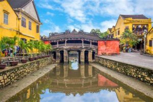 A well-preserved ancient town, Hoi An in Vietnam is famous for its beautiful places like charming streets, traditional wooden houses, and vibrant lanterns. The city is also known for its tailor shops and delicious street food, making it a favorite among visitors.