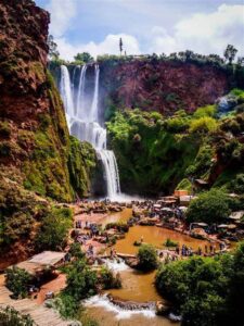 Located in the Middle Atlas, these towering waterfalls are one of Morocco’s most breathtaking natural wonders.The lush green valley and the thundering water make it an ideal spot for a refreshing escape.