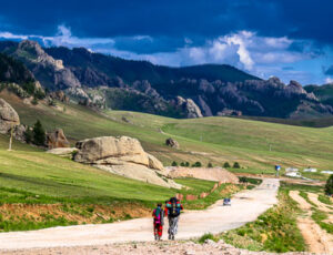 Only a short drive from Ulaanbaatar, Terelj is a beautiful park with rocky outcrops, alpine meadows, and forests. The Turtle Rock and Aryabal Monastery are among its famous landmarks, making it a popular destination for hiking, horse riding, and camping.